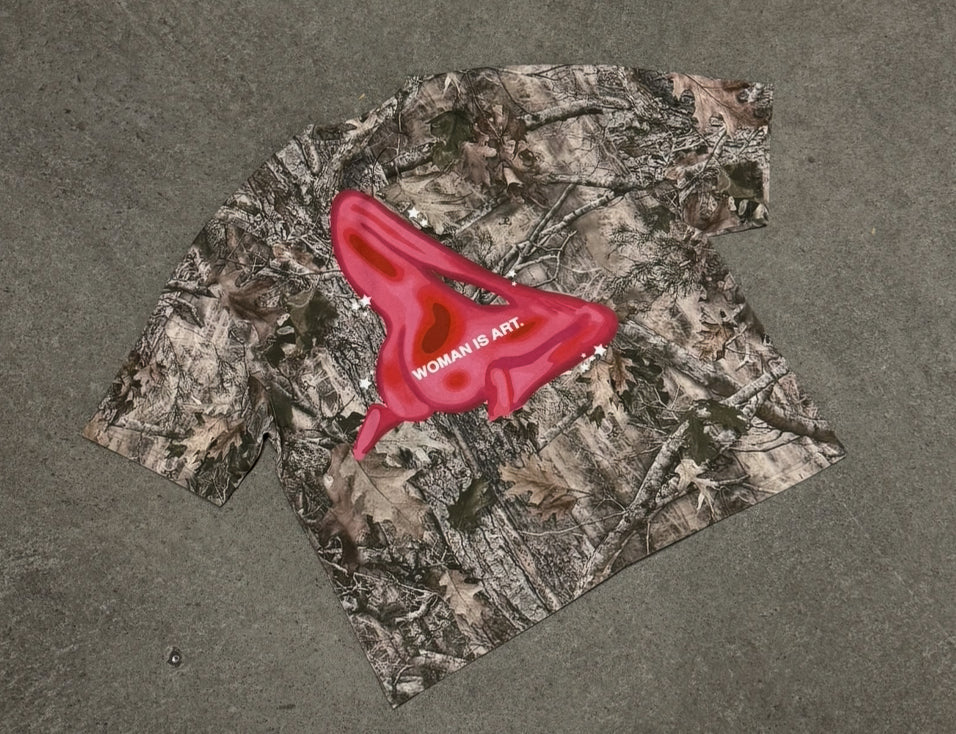 T-shirt WOMAN IS ART